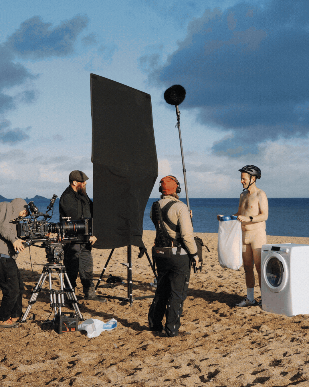 Behind the scenes enviral guppyfriend gif